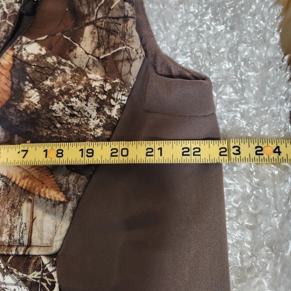 Magellan Outdoors Brown and Green Camouflage Vest